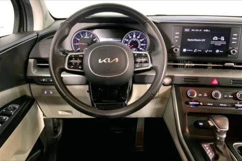 More photos of 2024 Kia Carnival LX at Cable Dahmer Kia of Lee's Summit, MO