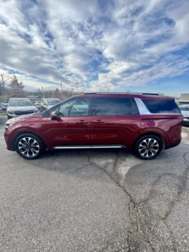 Photos of 2023 Kia Carnival SX for sale in Lee's Summit, MO at Cable Dahmer Kia of Lee's Summit