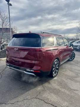 More photos of 2023 Kia Carnival SX at Cable Dahmer Kia of Lee's Summit, MO