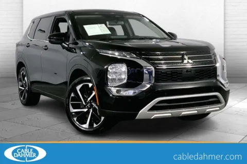 Silver 2024 Mitsubishi Outlander SE for sale in Lee's Summit, MO