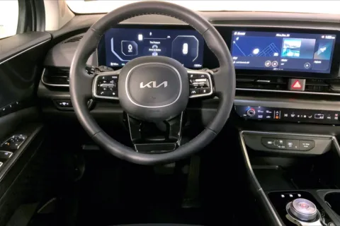More photos of 2025 Kia Carnival Hybrid SX Prestige at Cable Dahmer Kia of Lee's Summit, MO