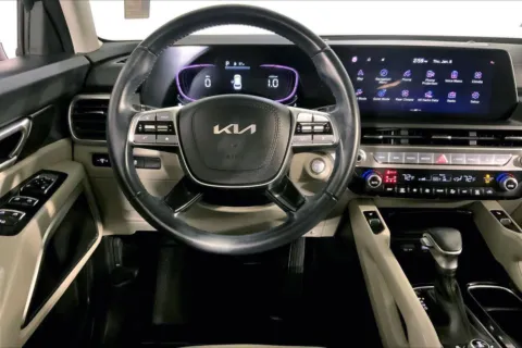 More photos of 2023 Kia Telluride S at Cable Dahmer Kia of Lee's Summit, MO