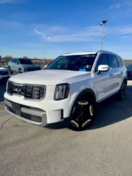 White 2023 Kia Telluride S for sale in Lee's Summit, MO