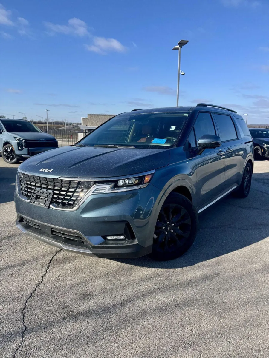 Blue 2024 Kia Carnival SX Prestige for sale in Lee's Summit, MO