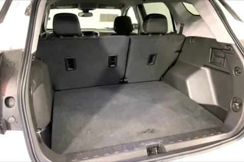 More photos of 2024 GMC Terrain SLE at Cable Dahmer Kia of Lee's Summit, MO