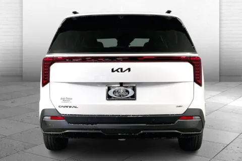 More photos of 2026 Kia Carnival Hybrid SX Prestige at Cable Dahmer Kia of Lee's Summit, MO