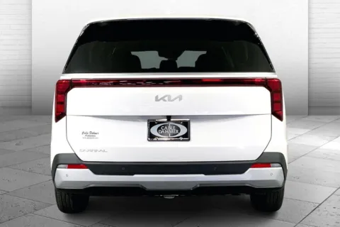 More photos of 2026 Kia Carnival LXS at Cable Dahmer Kia of Lee's Summit, MO