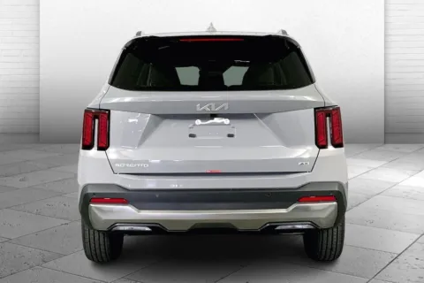 More photos of 2026 Kia Sorento S at Cable Dahmer Kia of Lee's Summit, MO