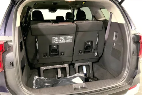 More photos of 2026 Kia Carnival EX at Cable Dahmer Kia of Lee's Summit, MO