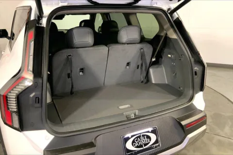 More photos of 2026 Kia EV9 Wind at Cable Dahmer Kia of Lee's Summit, MO