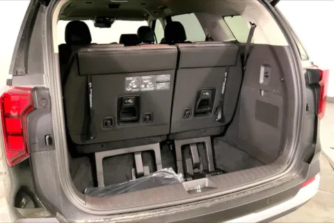 More photos of 2026 Kia Carnival EX at Cable Dahmer Kia of Lee's Summit, MO