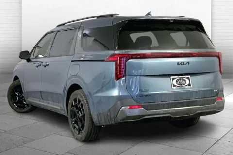 Another view of 2026 Kia Carnival Hybrid SX Prestige for sale in Lee's Summit, MO at Cable Dahmer Kia of Lee's Summit