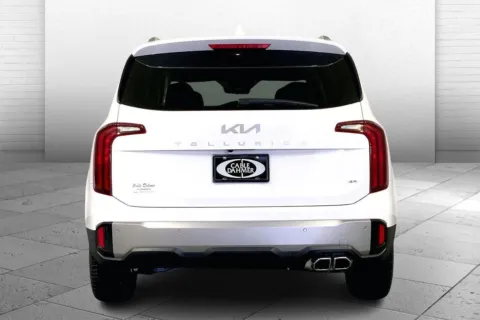 More photos of 2025 Kia Telluride S at Cable Dahmer Kia of Lee's Summit, MO