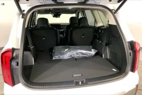 More photos of 2025 Kia Telluride S at Cable Dahmer Kia of Lee's Summit, MO