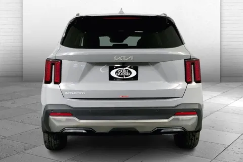 More photos of 2026 Kia Sorento S at Cable Dahmer Kia of Lee's Summit, MO