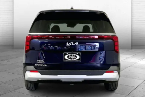 More photos of 2026 Kia Carnival LX at Cable Dahmer Kia of Lee's Summit, MO