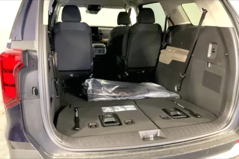 More photos of 2026 Kia Carnival LX at Cable Dahmer Kia of Lee's Summit, MO