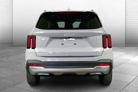 More photos of 2026 Kia Sorento S at Cable Dahmer Kia of Lee's Summit, MO