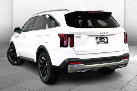 Another view of 2026 Kia SORENTO S for sale in Lee's Summit, MO at Cable Dahmer Kia of Lee's Summit