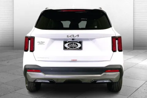 More photos of 2026 Kia Sorento S at Cable Dahmer Kia of Lee's Summit, MO