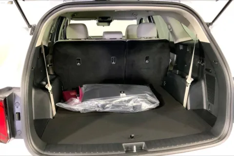 More photos of 2026 Kia Sorento S at Cable Dahmer Kia of Lee's Summit, MO