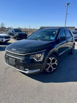 Black 2023 Kia Niro EX Touring for sale in Lee's Summit, MO