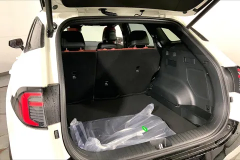 More photos of 2026 Kia Sportage Hybrid SX-Prestige at Cable Dahmer Kia of Lee's Summit, MO