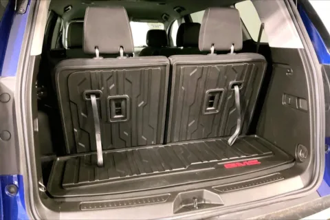 More photos of 2023 GMC Acadia SLE at Cable Dahmer Kia of Lee's Summit, MO