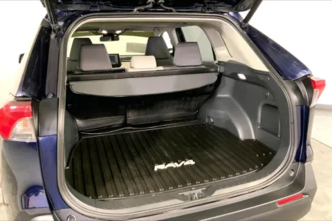 More photos of 2022 Toyota RAV4 HYBRID XLE at Cable Dahmer Kia of Lee's Summit, MO