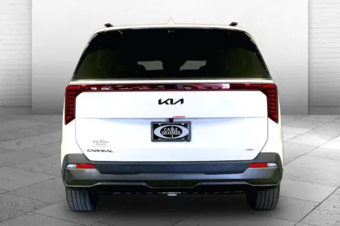 More photos of 2026 Kia Carnival Hybrid SX Prestige at Cable Dahmer Kia of Lee's Summit, MO