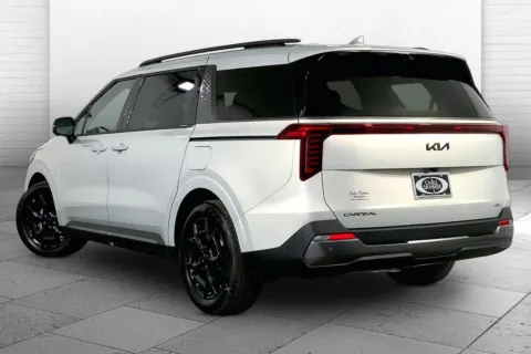 Another view of 2026 Kia Carnival Hybrid SX Prestige for sale in Lee's Summit, MO at Cable Dahmer Kia of Lee's Summit