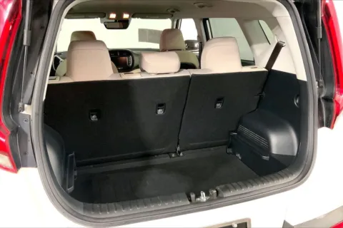 More photos of 2022 Kia Soul LX at Cable Dahmer Kia of Lee's Summit, MO