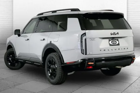 Another view of 2027 Kia Telluride X-Pro SX Prestige for sale in Lee's Summit, MO at Cable Dahmer Kia of Lee's Summit