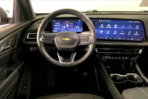 More photos of 2024 Chevrolet Traverse FWD LT at Cable Dahmer Kia of Lee's Summit, MO