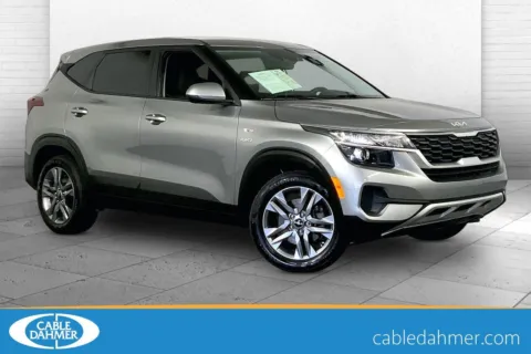 Gray 2023 Kia Seltos LX for sale in Lee's Summit, MO