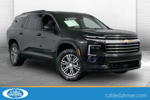Black 2024 Chevrolet Traverse FWD LT for sale in Lee's Summit, MO