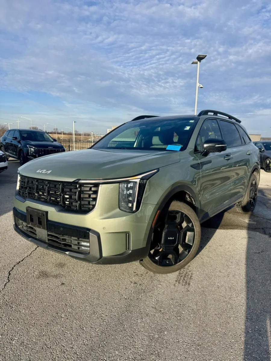 Green 2024 Kia Sorento X-Line SX Prestige for sale in Lee's Summit, MO