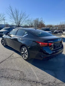 Another view of 2019 Nissan Altima 2.5 SL for sale in Lee's Summit, MO at Cable Dahmer Kia of Lee's Summit
