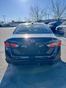 More photos of 2019 Nissan Altima 2.5 SL at Cable Dahmer Kia of Lee's Summit, MO