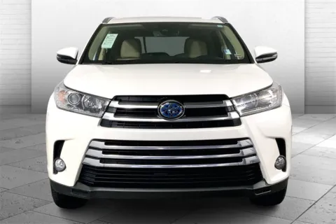 Photos of 2017 Toyota Highlander Hybrid Limited for sale in Lee's Summit, MO at Cable Dahmer Kia of Lee's Summit