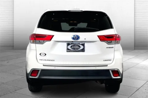Another view of 2017 Toyota Highlander Hybrid Limited for sale in Lee's Summit, MO at Cable Dahmer Kia of Lee's Summit