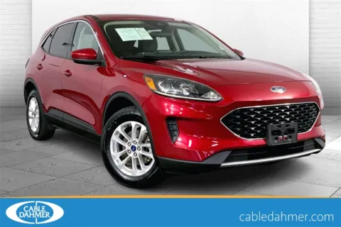 Red 2020 Ford Escape SE for sale in Lee's Summit, MO