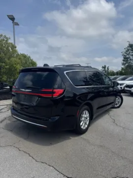 Another view of 2022 Chrysler Pacifica Touring L for sale in Lee's Summit, MO at Cable Dahmer Kia of Lee's Summit