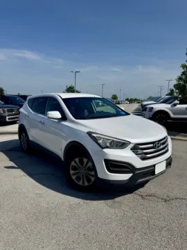 White 2016 Hyundai Santa Fe Sport 2.4 Base for sale in Lee's Summit, MO
