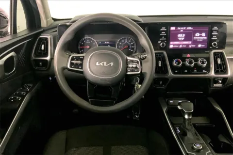 More photos of 2022 Kia Sorento LX at Cable Dahmer Kia of Lee's Summit, MO