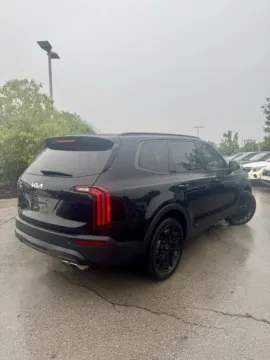 Photos of 2022 Kia Telluride SX for sale in Lee's Summit, MO at Cable Dahmer Kia of Lee's Summit