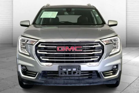 Photos of 2024 GMC Terrain SLT for sale in Lee's Summit, MO at Cable Dahmer Kia of Lee's Summit