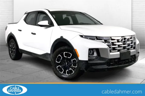 White 2023 Hyundai Santa Cruz SE for sale in Lee's Summit, MO