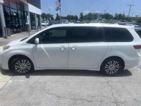Photos of 2019 Toyota Sienna XLE for sale in Lee's Summit, MO at Cable Dahmer Kia of Lee's Summit