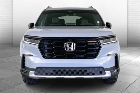 Photos of 2023 Honda Pilot TrailSport for sale in Lee's Summit, MO at Cable Dahmer Kia of Lee's Summit